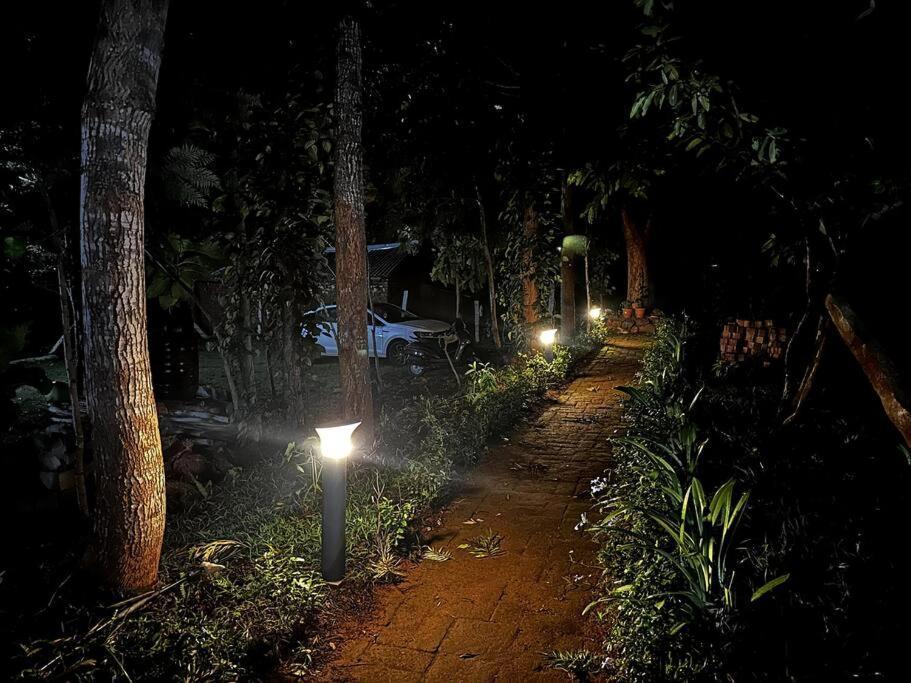 Serenity Farm Stay Hampāpura Extérieur photo
